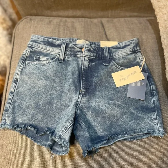 Women’s High-Rise Midi Jean Shorts - Picture 2 of 5